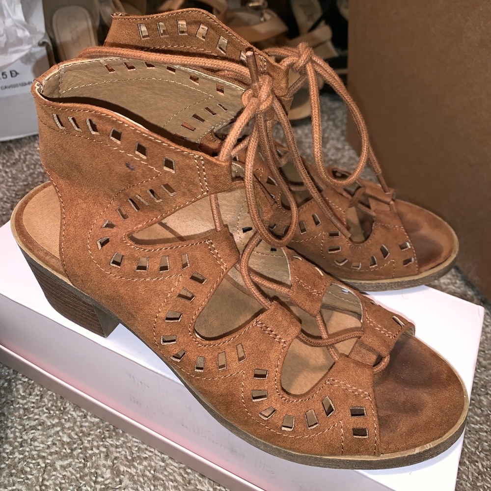 Brown caged 1’ in heels